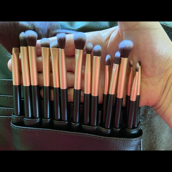 Professional Cosmetics Brushes with Belt Waist Bag - Picture 3 of 6